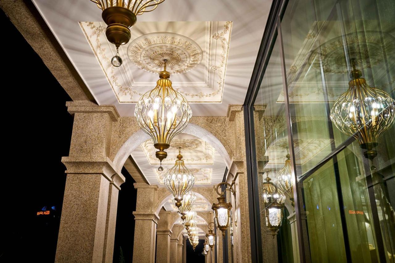 Sun Moon Lake Queen Castle Hotel 日月潭皇后古堡飯店 Ючи Екстериор снимка